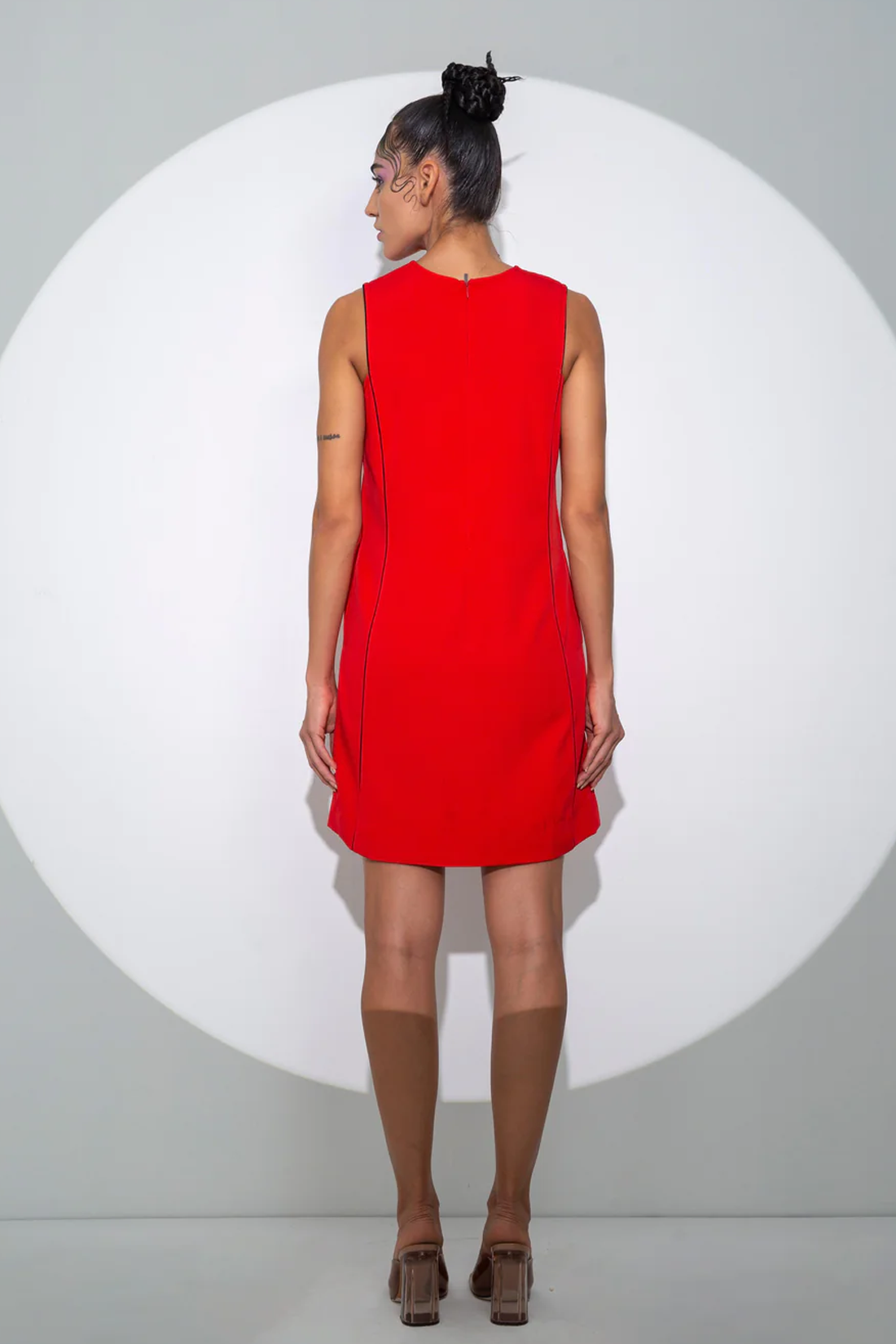 Sleeveless Dress with Piping